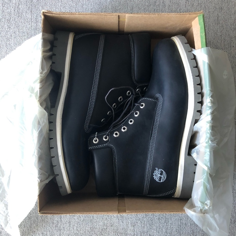 Timberland Men’s Black Leather Boots *NEW*